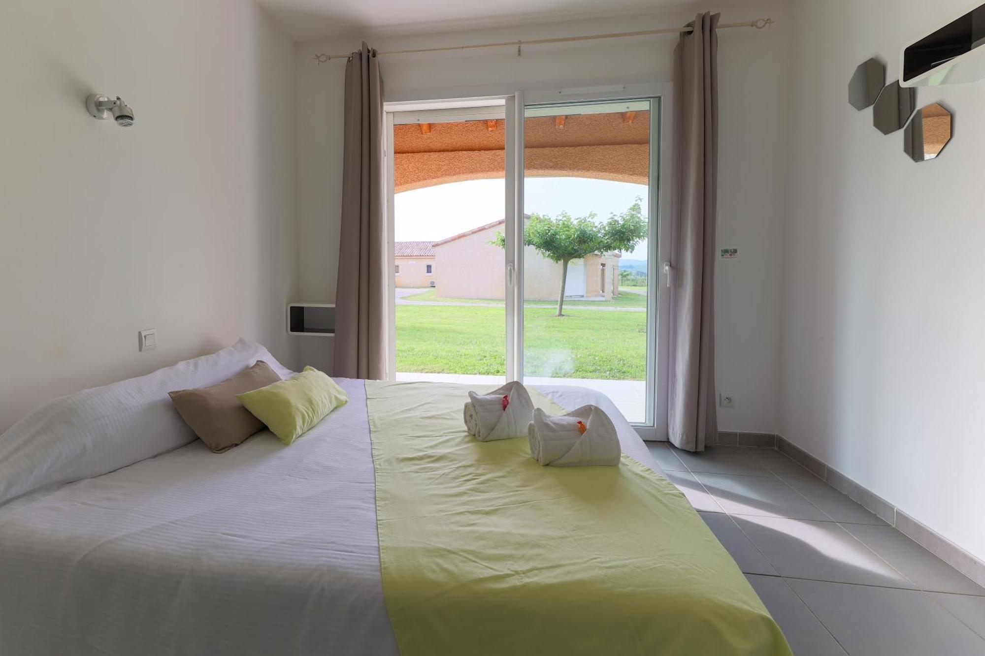 Park & Suites Village Gorges De L'Herault-Cevennes Brissac Bagian luar foto