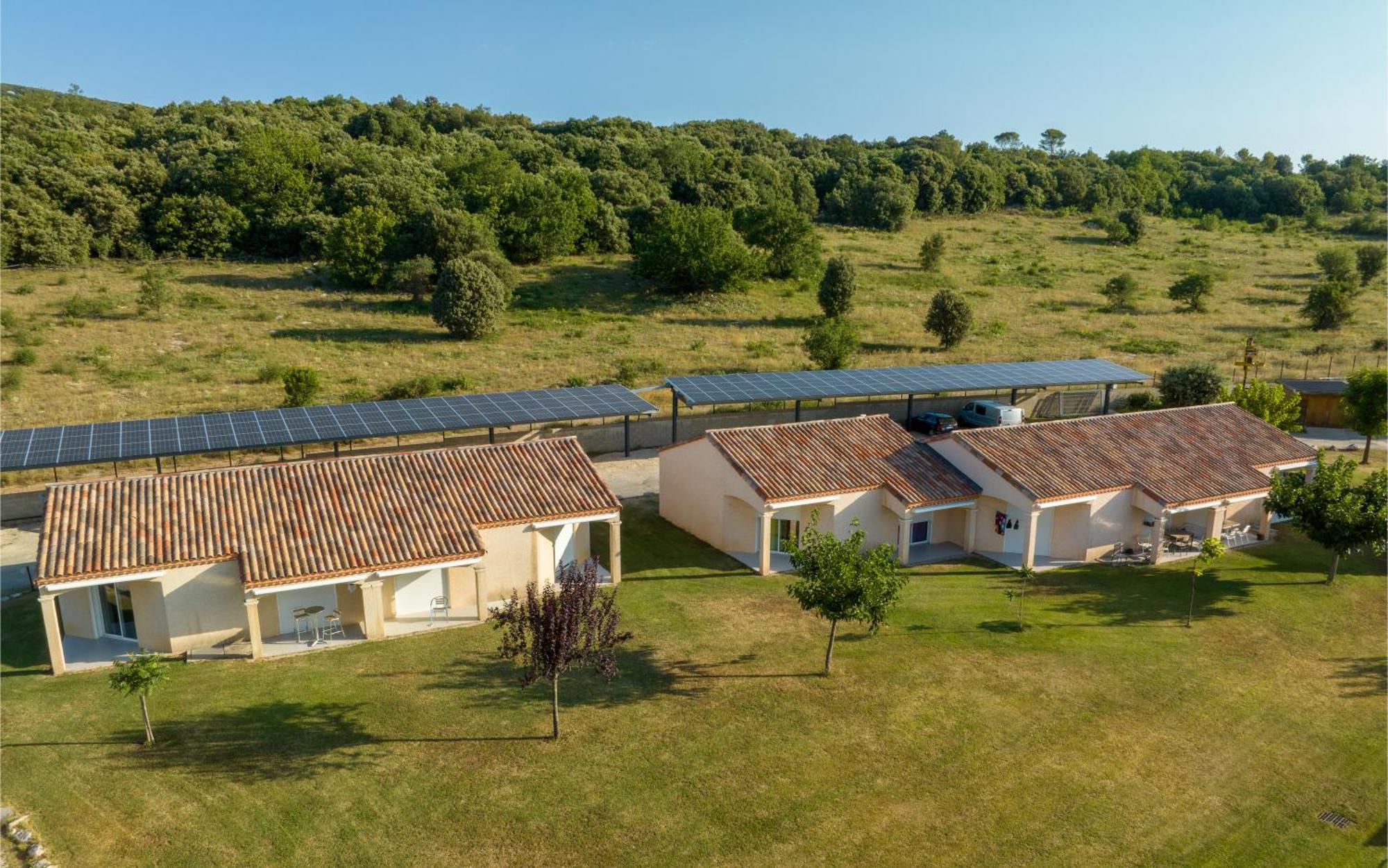Park & Suites Village Gorges De L'Herault-Cevennes Brissac Bagian luar foto