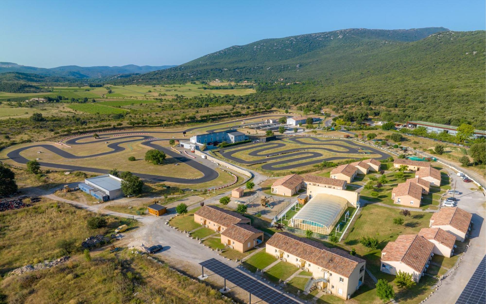 Park & Suites Village Gorges De L'Herault-Cevennes Brissac Bagian luar foto